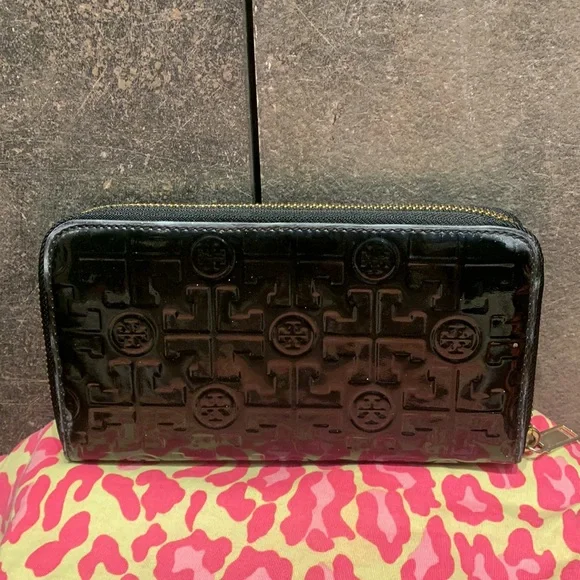 Authentic Tory Burch Wallet - Picture 3 of 8
